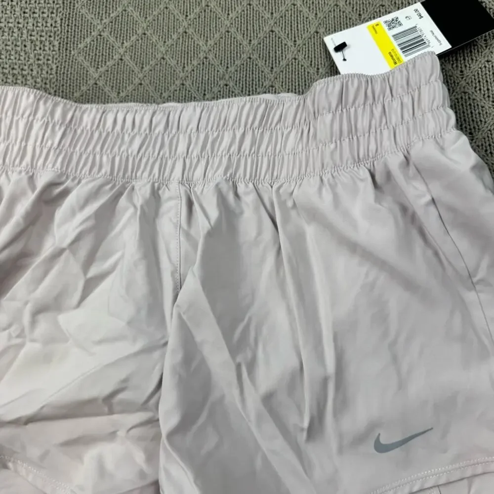 Nike Women's Athletic Shorts DX6010-019 Small